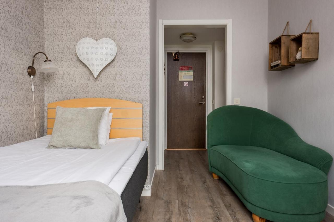 Hotel Vaennaes Vannas ภายนอก รูปภาพ