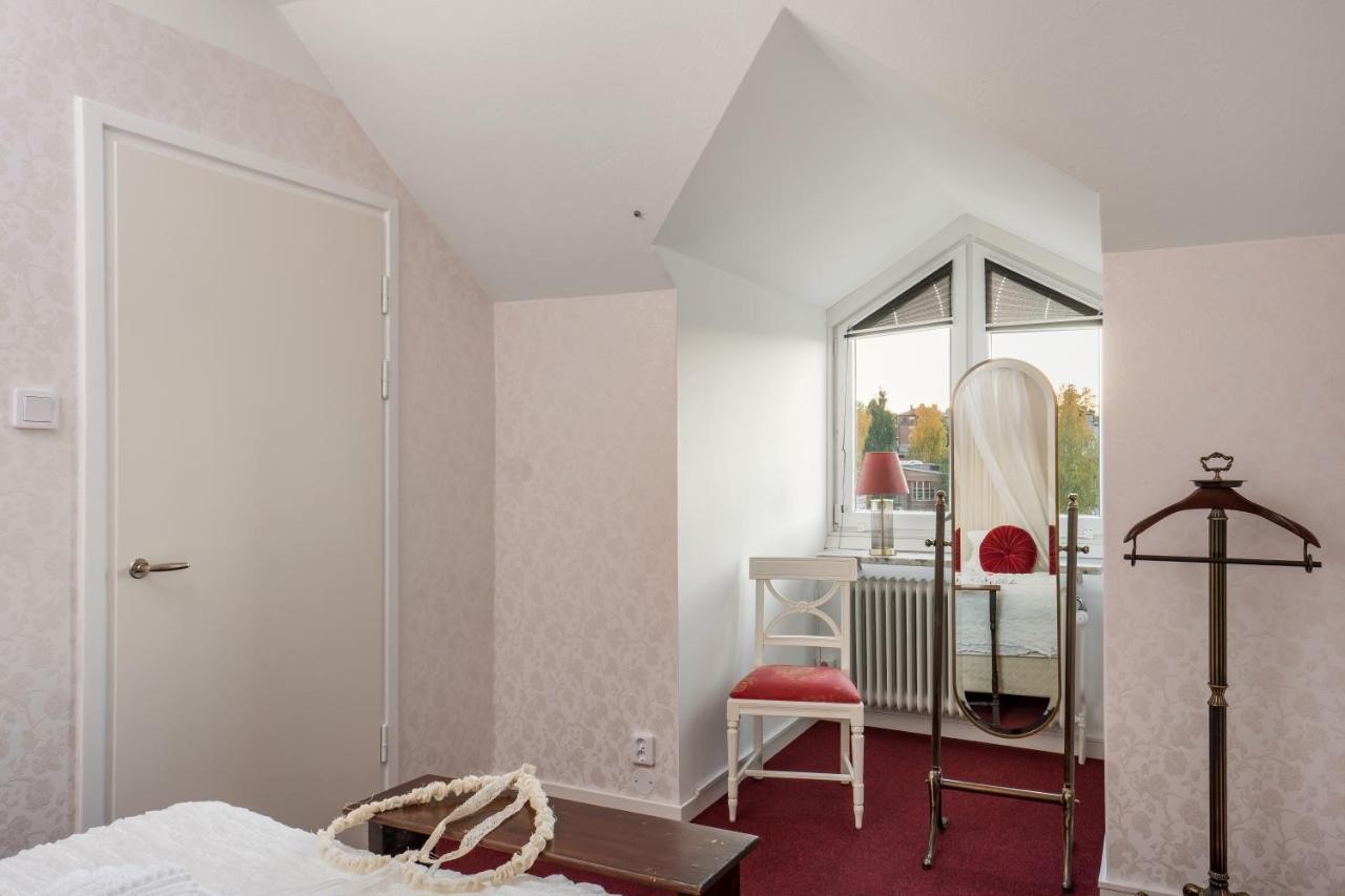 Hotel Vaennaes Vannas ภายนอก รูปภาพ