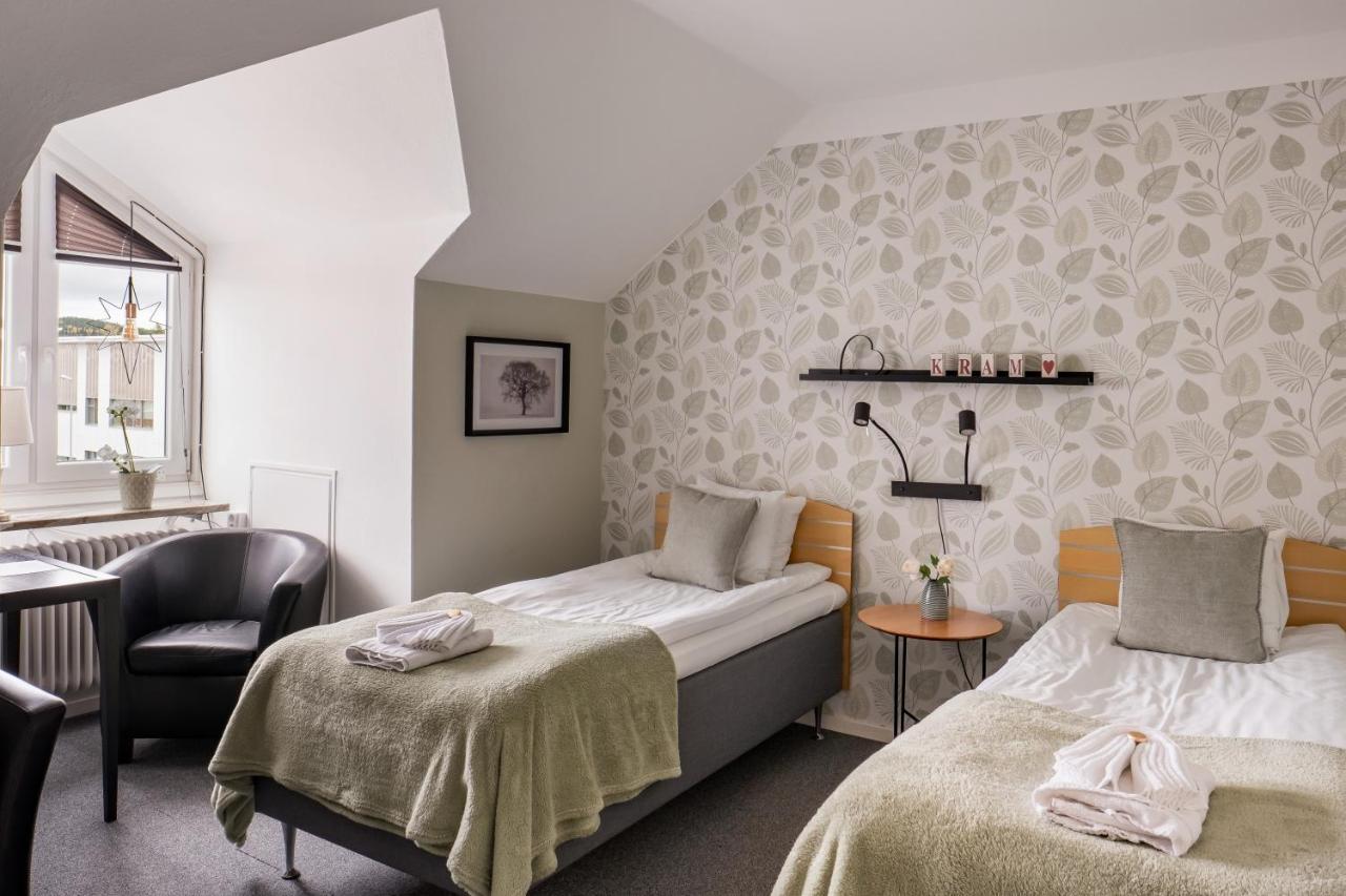 Hotel Vaennaes Vannas ภายนอก รูปภาพ