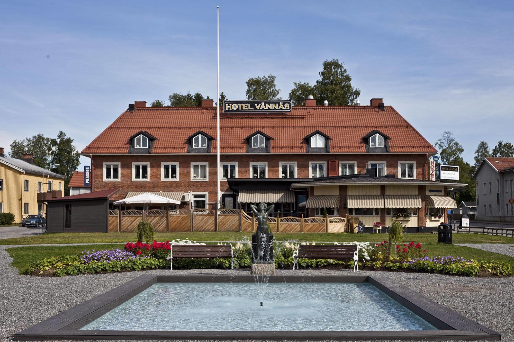 Hotel Vaennaes Vannas ภายนอก รูปภาพ